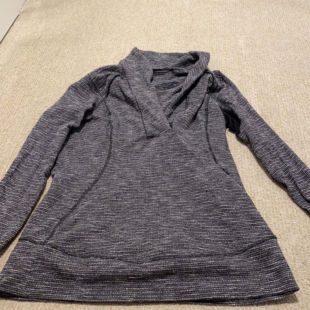 Lululemon quarter zip size 10